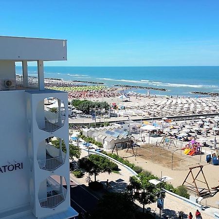 Ambasciatori Hotel - Beach Front -Breakfast Xxl & Brunch Until 12 30Pm Misano Adriatico Εξωτερικό φωτογραφία