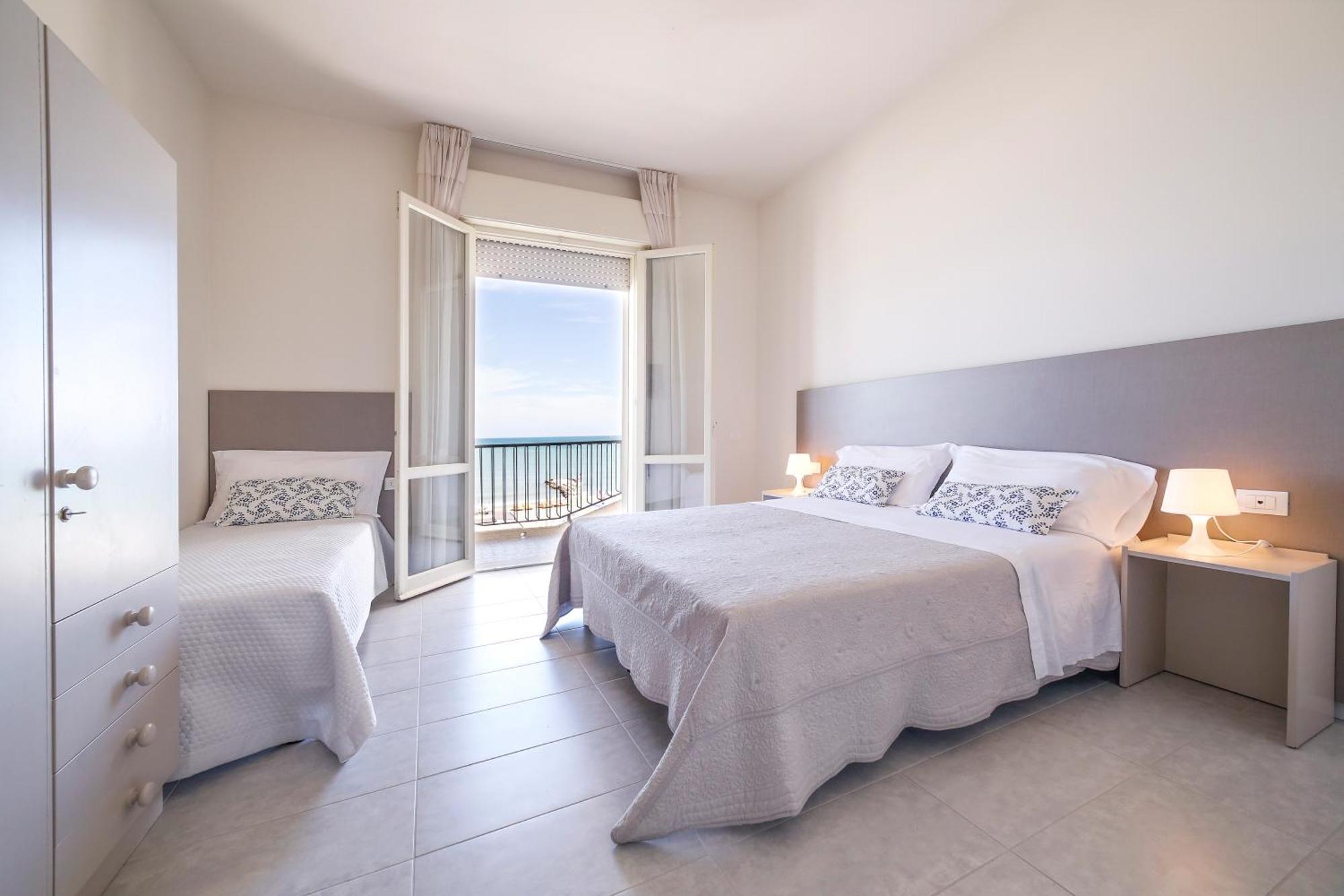 Ambasciatori Hotel - Beach Front -Breakfast Xxl & Brunch Until 12 30Pm Misano Adriatico Εξωτερικό φωτογραφία