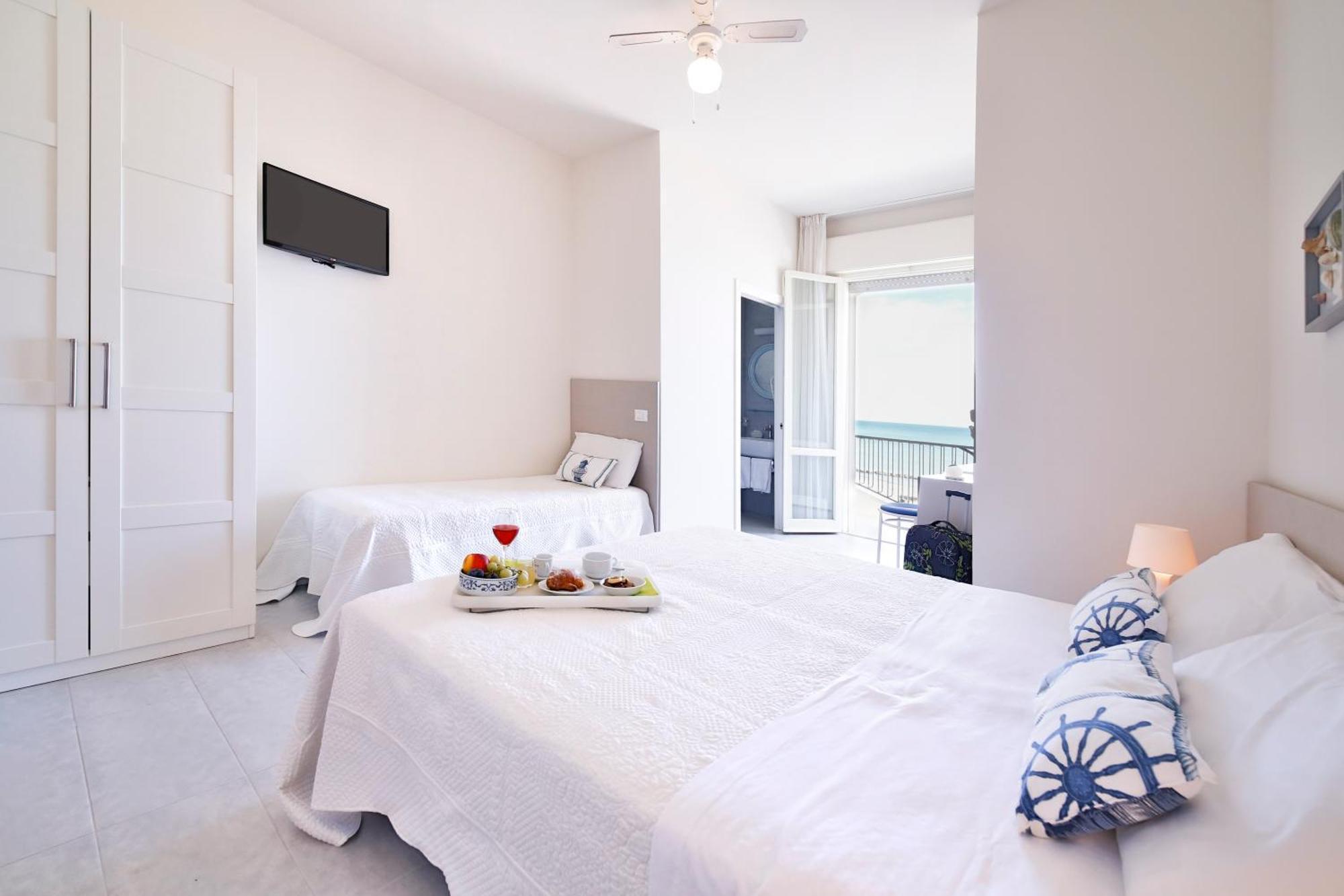 Ambasciatori Hotel - Beach Front -Breakfast Xxl & Brunch Until 12 30Pm Misano Adriatico Εξωτερικό φωτογραφία