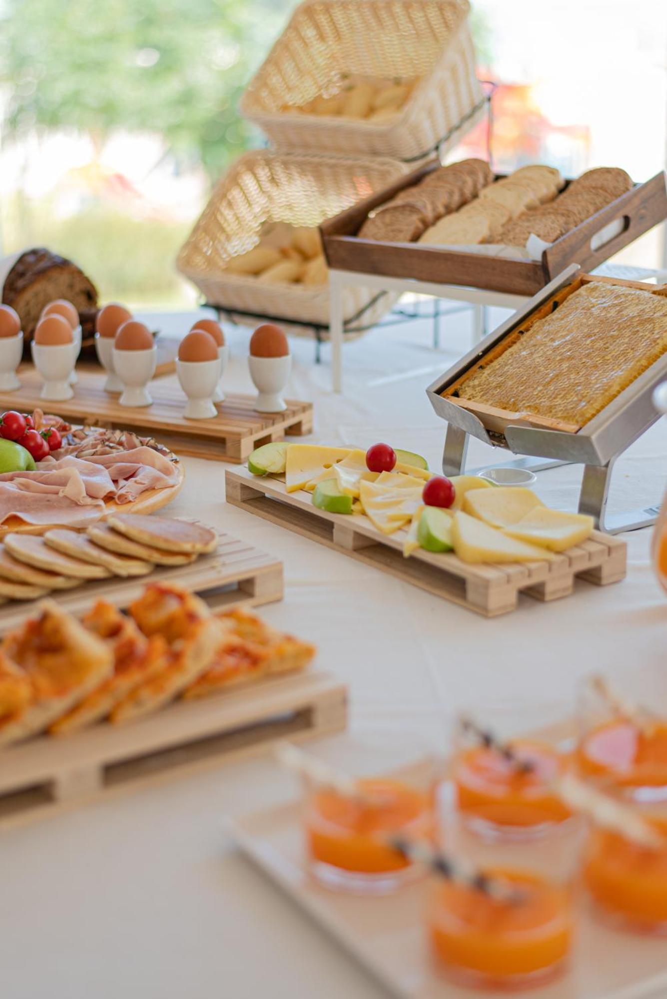 Ambasciatori Hotel - Beach Front -Breakfast Xxl & Brunch Until 12 30Pm Misano Adriatico Εξωτερικό φωτογραφία