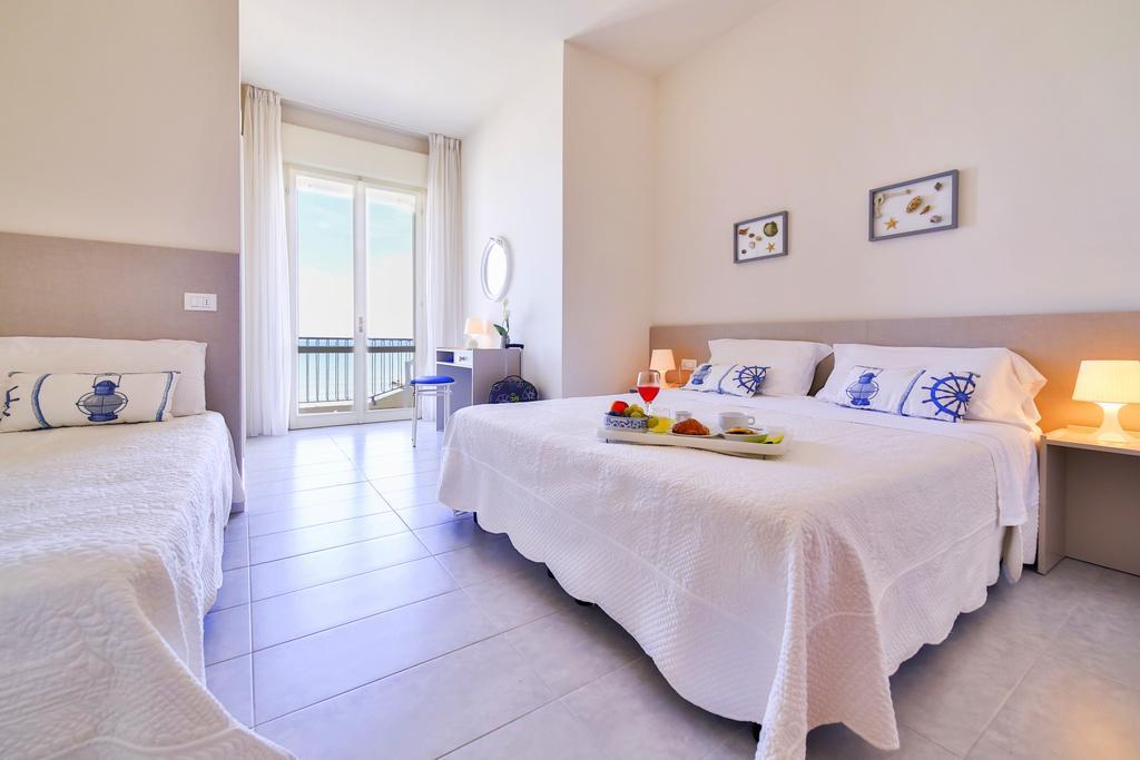 Ambasciatori Hotel - Beach Front -Breakfast Xxl & Brunch Until 12 30Pm Misano Adriatico Εξωτερικό φωτογραφία