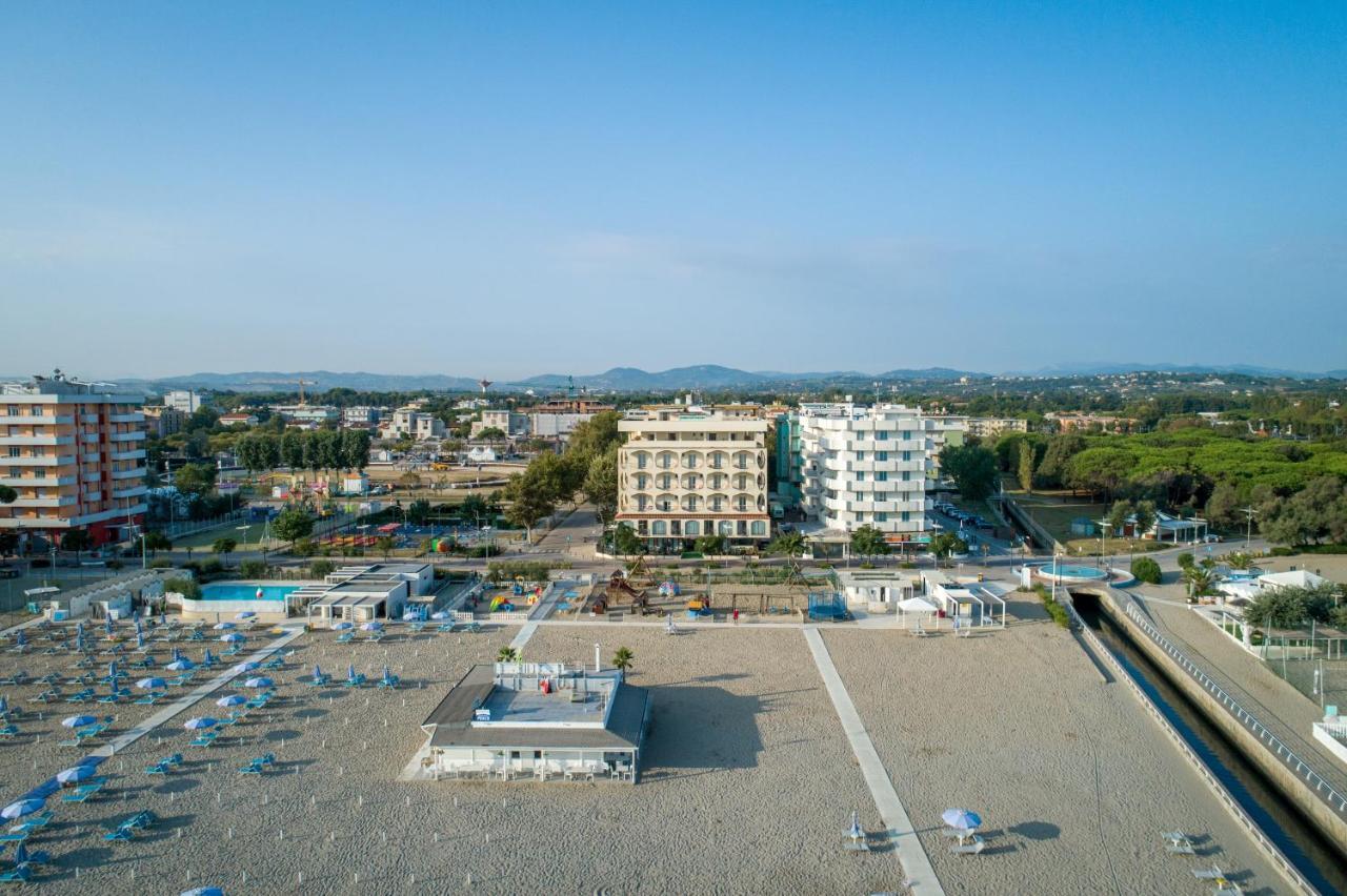 Ambasciatori Hotel - Beach Front -Breakfast Xxl & Brunch Until 12 30Pm Misano Adriatico Εξωτερικό φωτογραφία