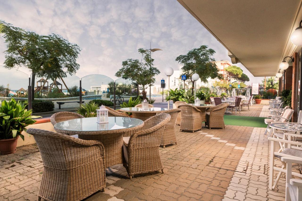 Ambasciatori Hotel - Beach Front -Breakfast Xxl & Brunch Until 12 30Pm Misano Adriatico Εξωτερικό φωτογραφία